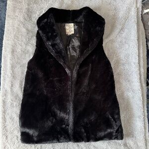 Black Faux Fur Vest Womens Luxe Glam Sleeveless Jacket Soft Plush Chic Layering
